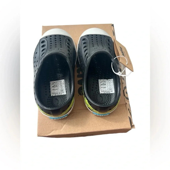 NWT Native Jefferson Jiffy Black/Shell White/ Chartreuse Lightning Shoes - Picture 5 of 7